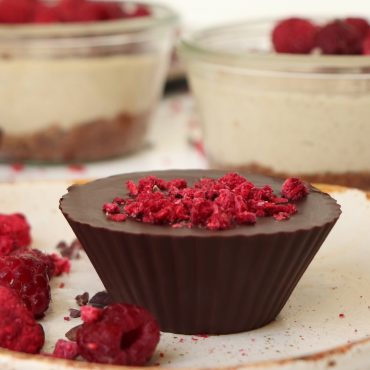 vegan chocolate, vegan cupcake, Valentine's Day, vegan recipes, cupcake recipe